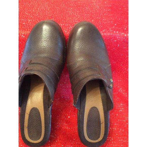 Naturalizer Size 8 Jordan Mules Clogs Leather Womens Shoe Slip On Studded - Picture 1 of 11